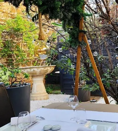 Hotel Logis Restaurant Entre Nous 3*